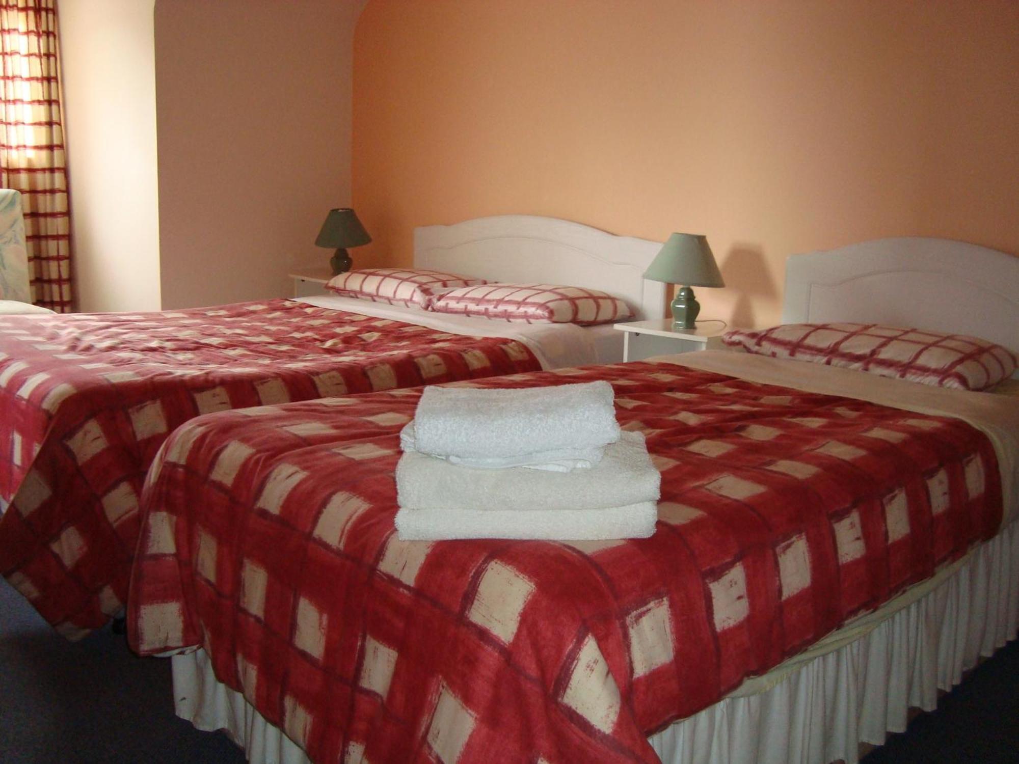 Hy Breasal B&B Achill Sound Exterior photo