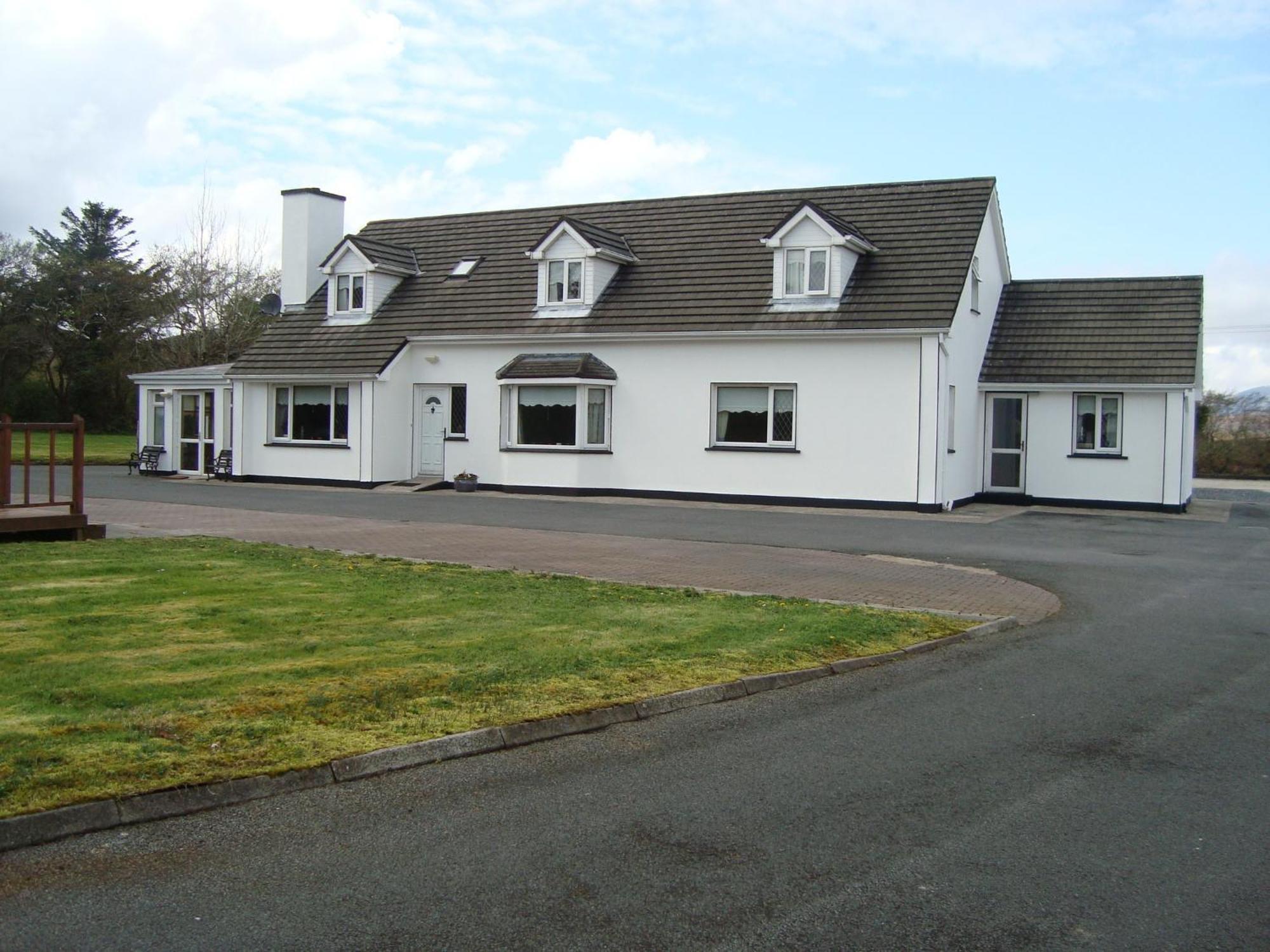 Hy Breasal B&B Achill Sound Exterior photo
