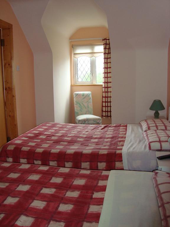 Hy Breasal B&B Achill Sound Room photo