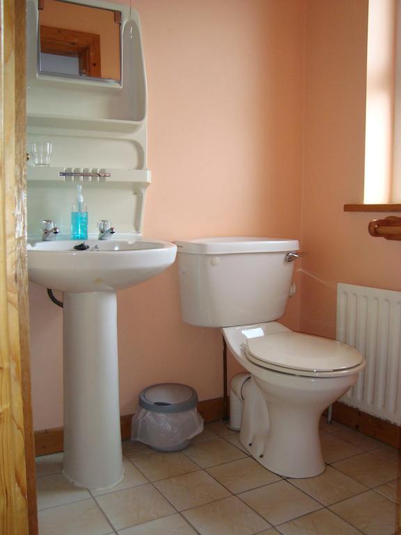 Hy Breasal B&B Achill Sound Exterior photo